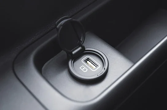 Әр орындықта USB розеткалары