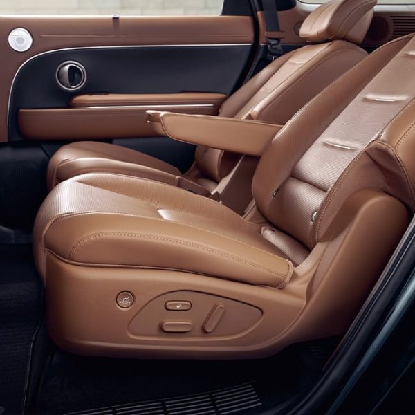 2 және 3 қатардағы электрмен реттелетін орындықтар